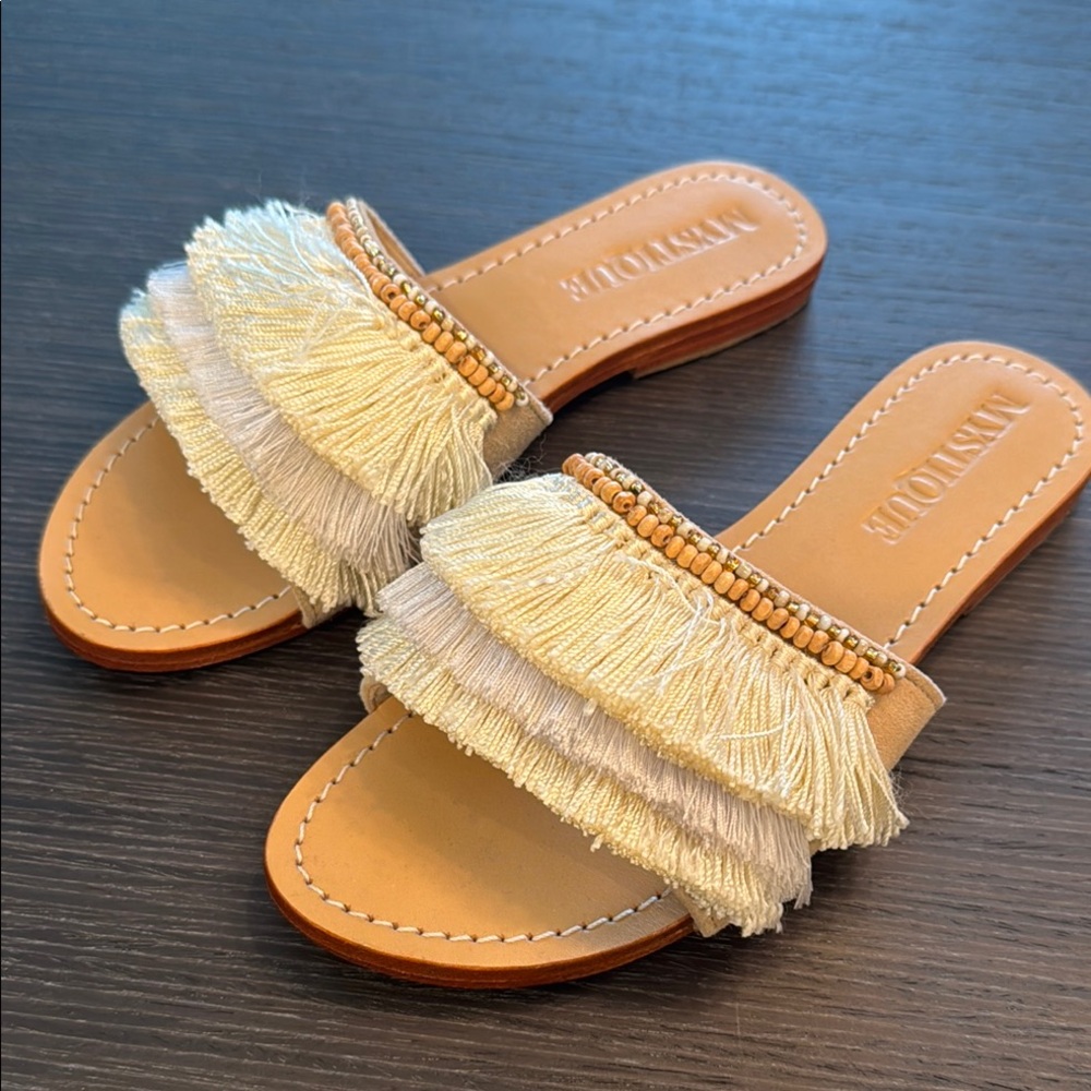 Matisse Cream Fringe Sandals with Gold Chain